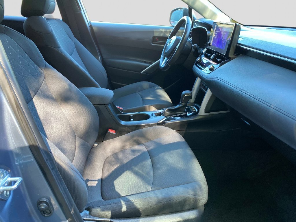 Used 2023  Toyota LE image 23