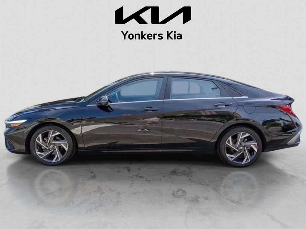 Used 2024 Black Hyundai Limited image 10