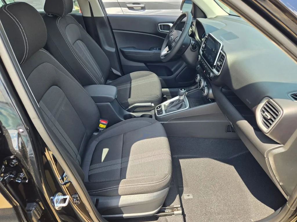 New 2026 Onyx Black Hyundai SEL image 6