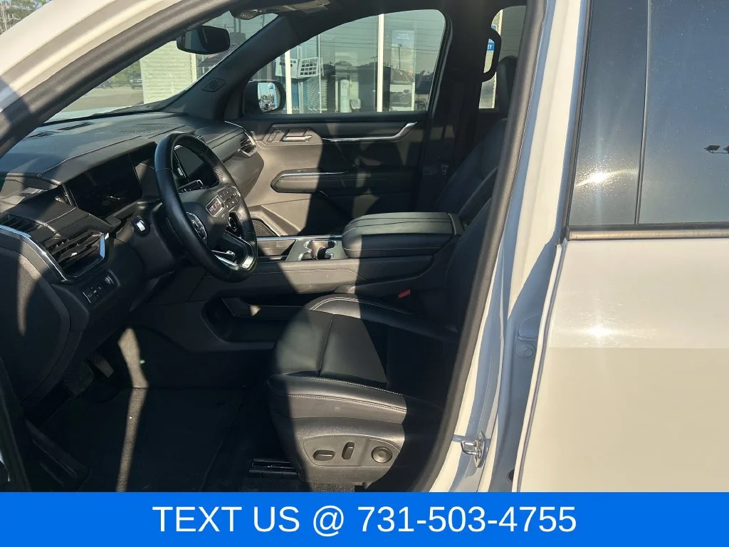 Used 2024 White GMC Elevation image 9