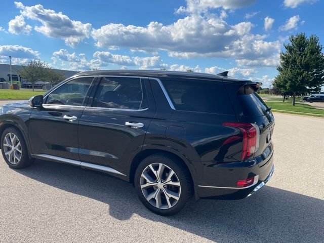 Used 2021 Black Hyundai Limited image 4