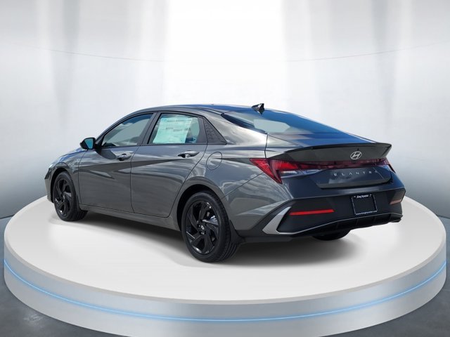 New 2026 Gray Hyundai SEL Sport Plus image 3