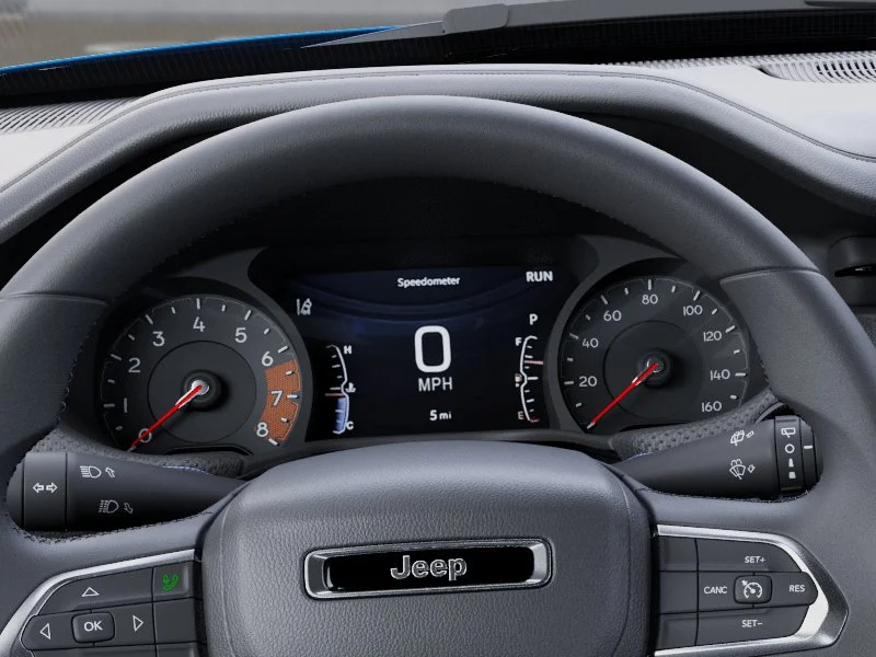 New 2026 Hydro Blue Pearl-Coat Exterior Paint Jeep Latitude Altitude image 18