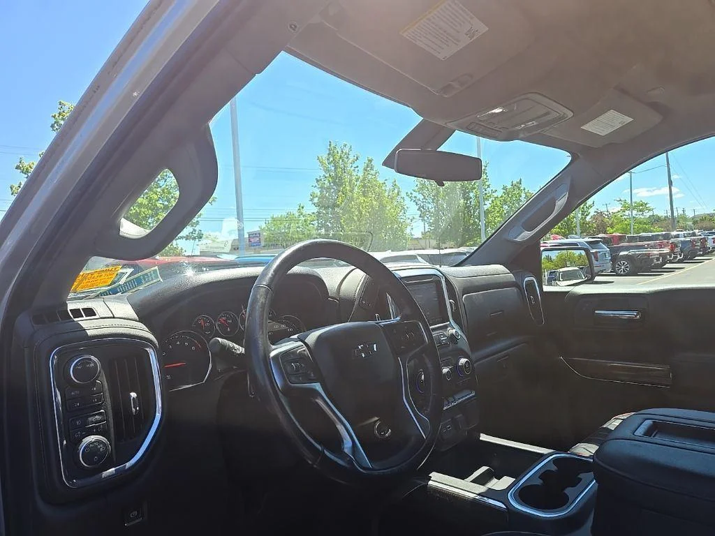Used 2021 Silver Ice Metallic Chevrolet LT Trail Boss image 4