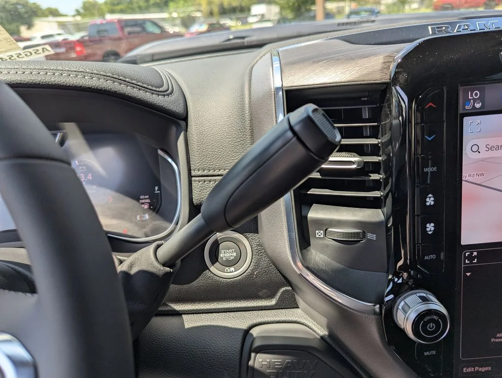 2025 RAM 3500 Laramie - Photo 23