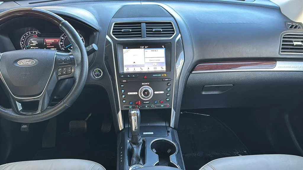 Used 2019 White Ford Platinum image 9