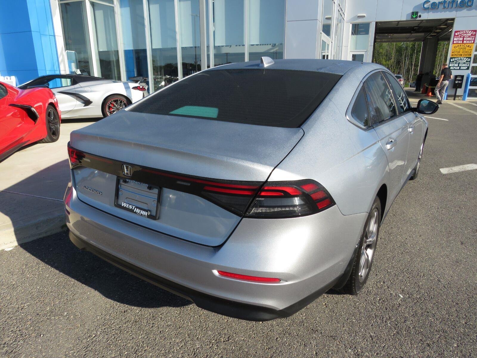 Used 2024  Honda EX image 7