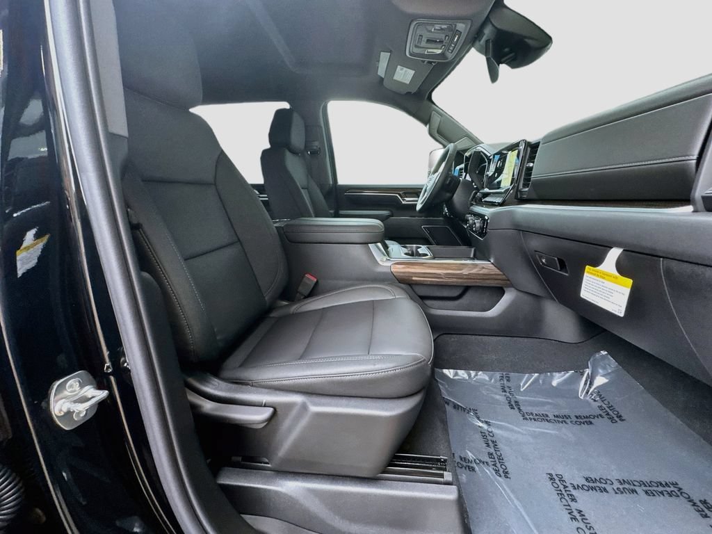 New 2026 Black Chevrolet LT image 31