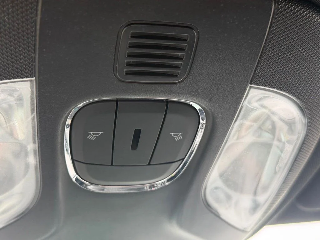 Used 2024 White Jeep Latitude image 24