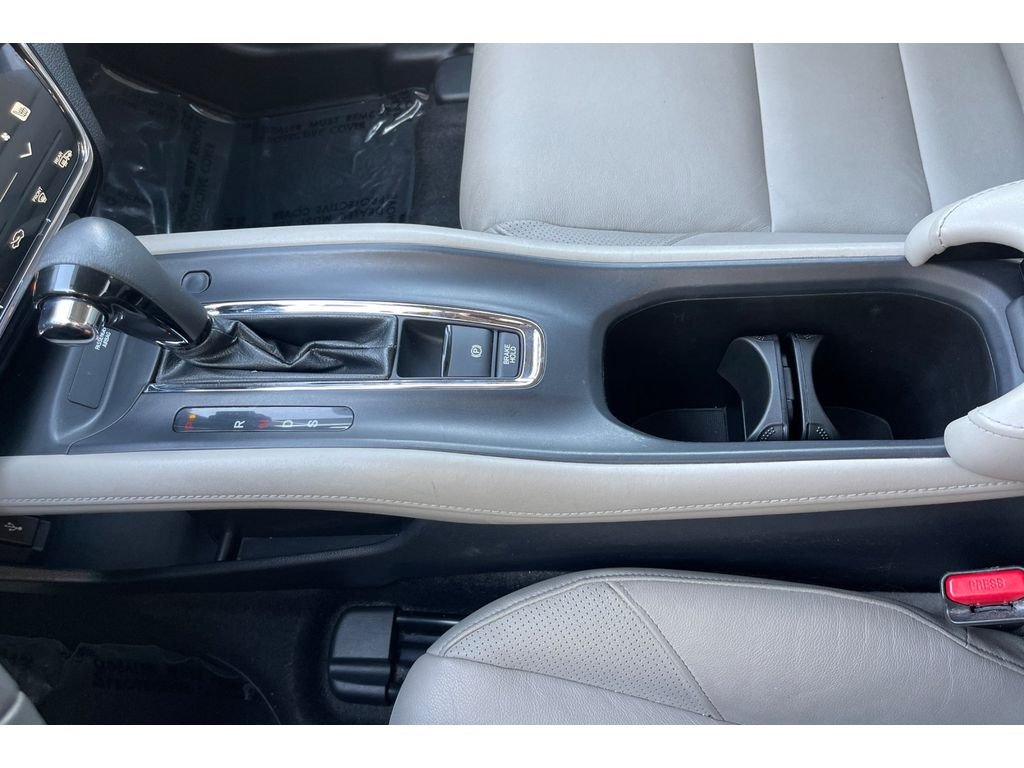 Used 2018 White Orchid Pearl Honda EX-L Navi image 32