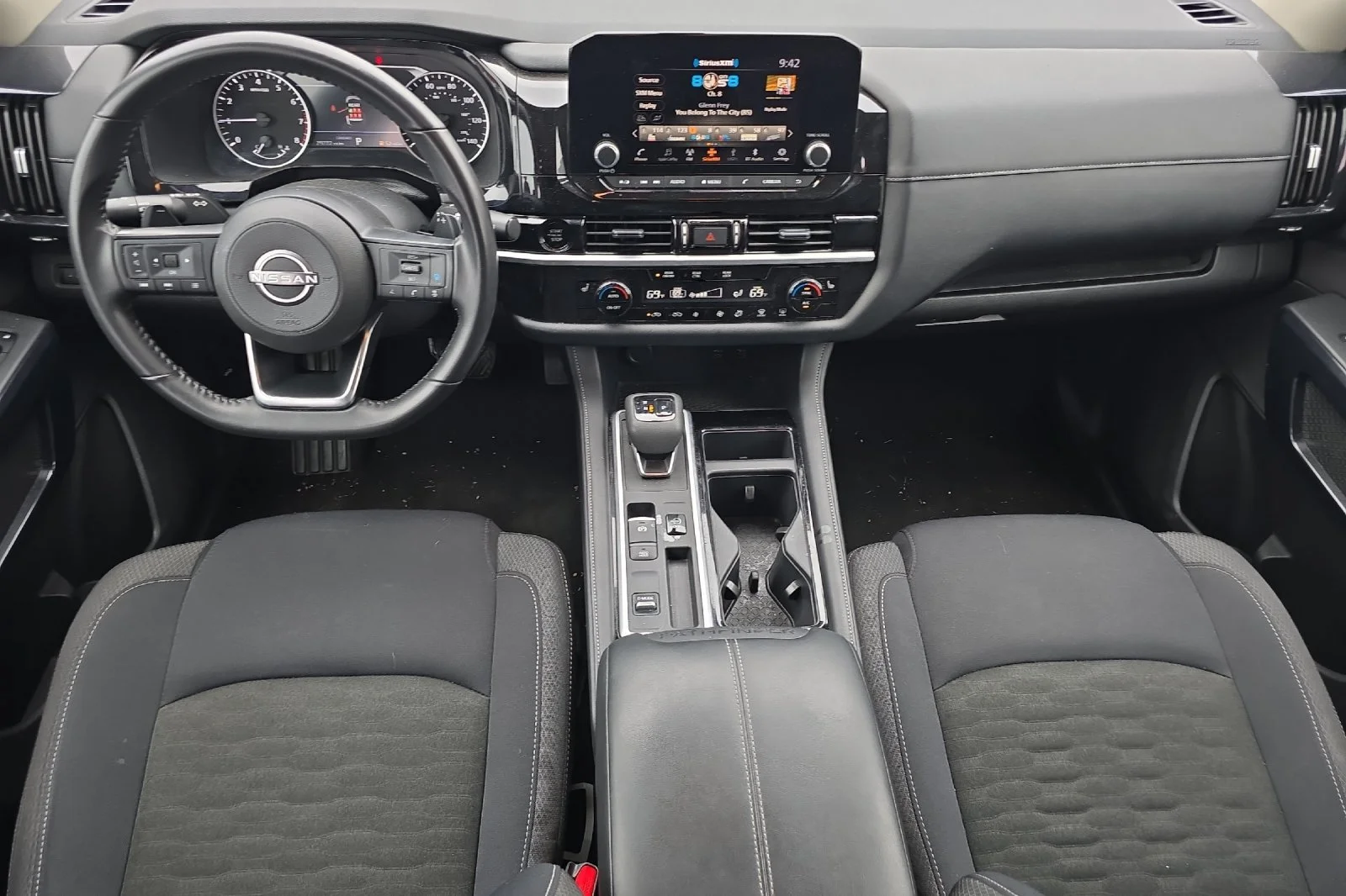 Used 2025 Deep Ocean Blue Pearl Nissan SV image 11