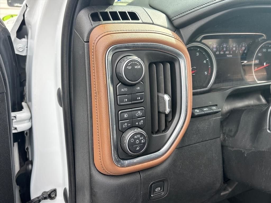 Used 2020 White Chevrolet High Country image 17