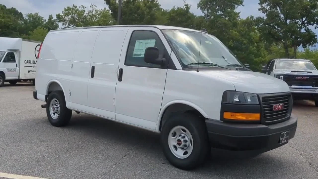 New 2025 Summit White GMC Work Van image 2