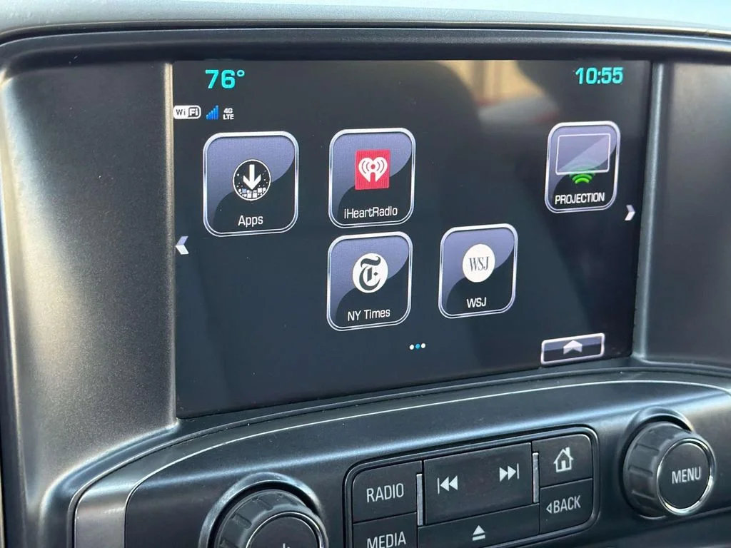 Used 2018 Summit White Chevrolet LT image 22