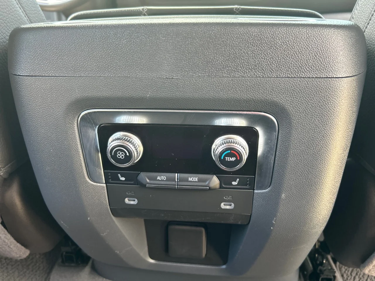 Used 2022 PEARL BEIGE METALLIC GMC Denali image 23