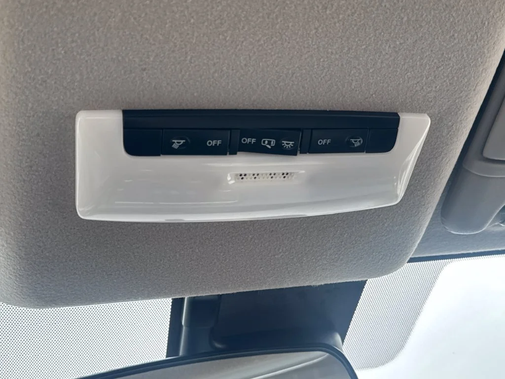 Used 2025 Black Nissan 1.6 SV image 28
