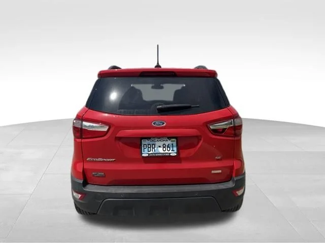 Used 2020 Red Ford SE image 4