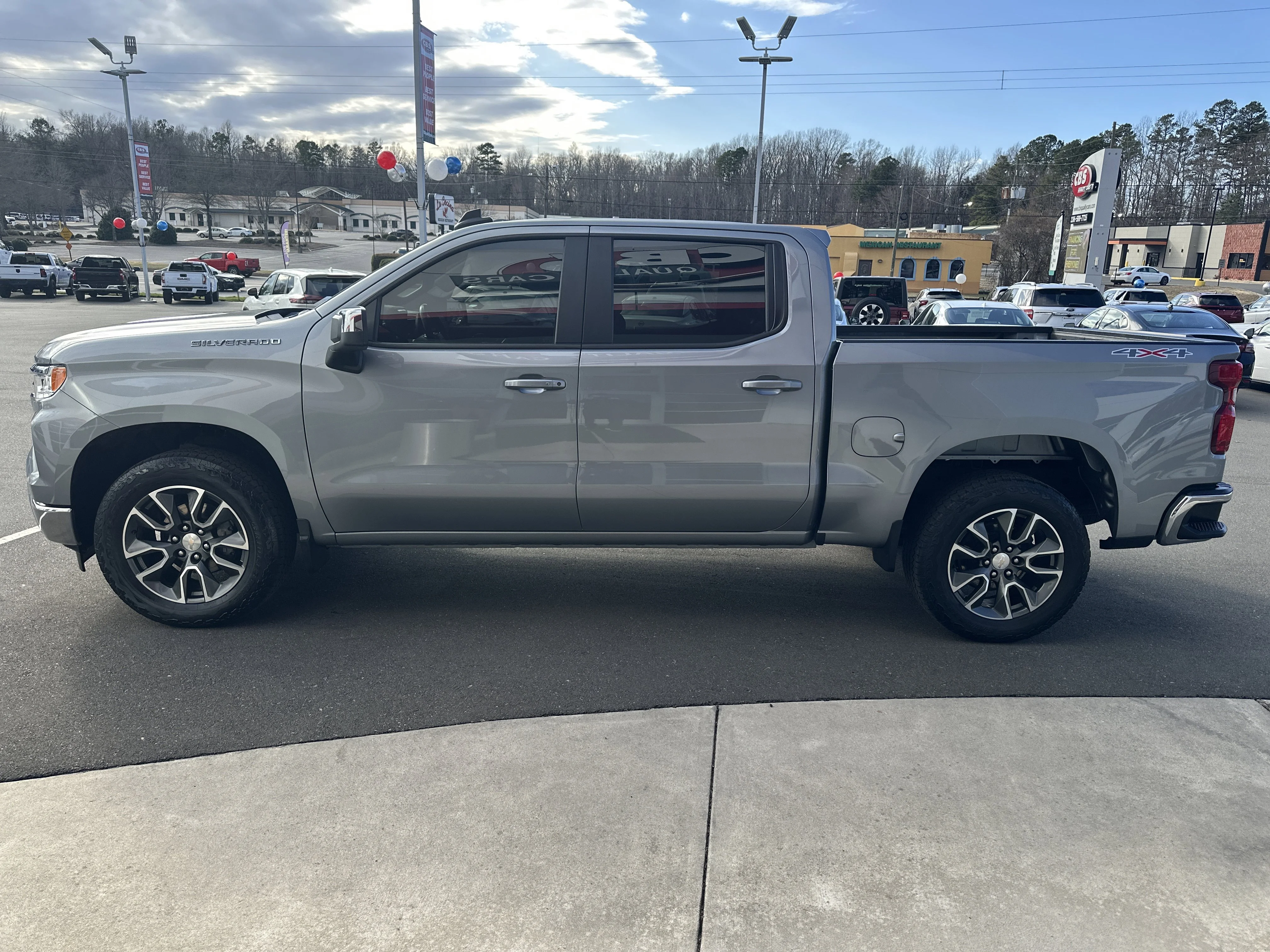 Used 2023 Sterling Gray Metallic Chevrolet LT image 5