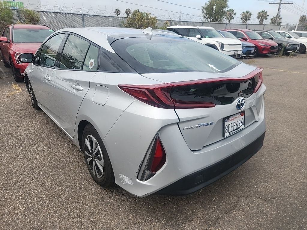 Used 2018 Silver Toyota Plus image 11