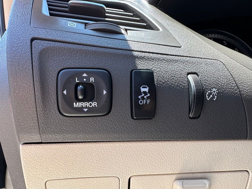 Used 2011 Beige Lexus 350 image 11
