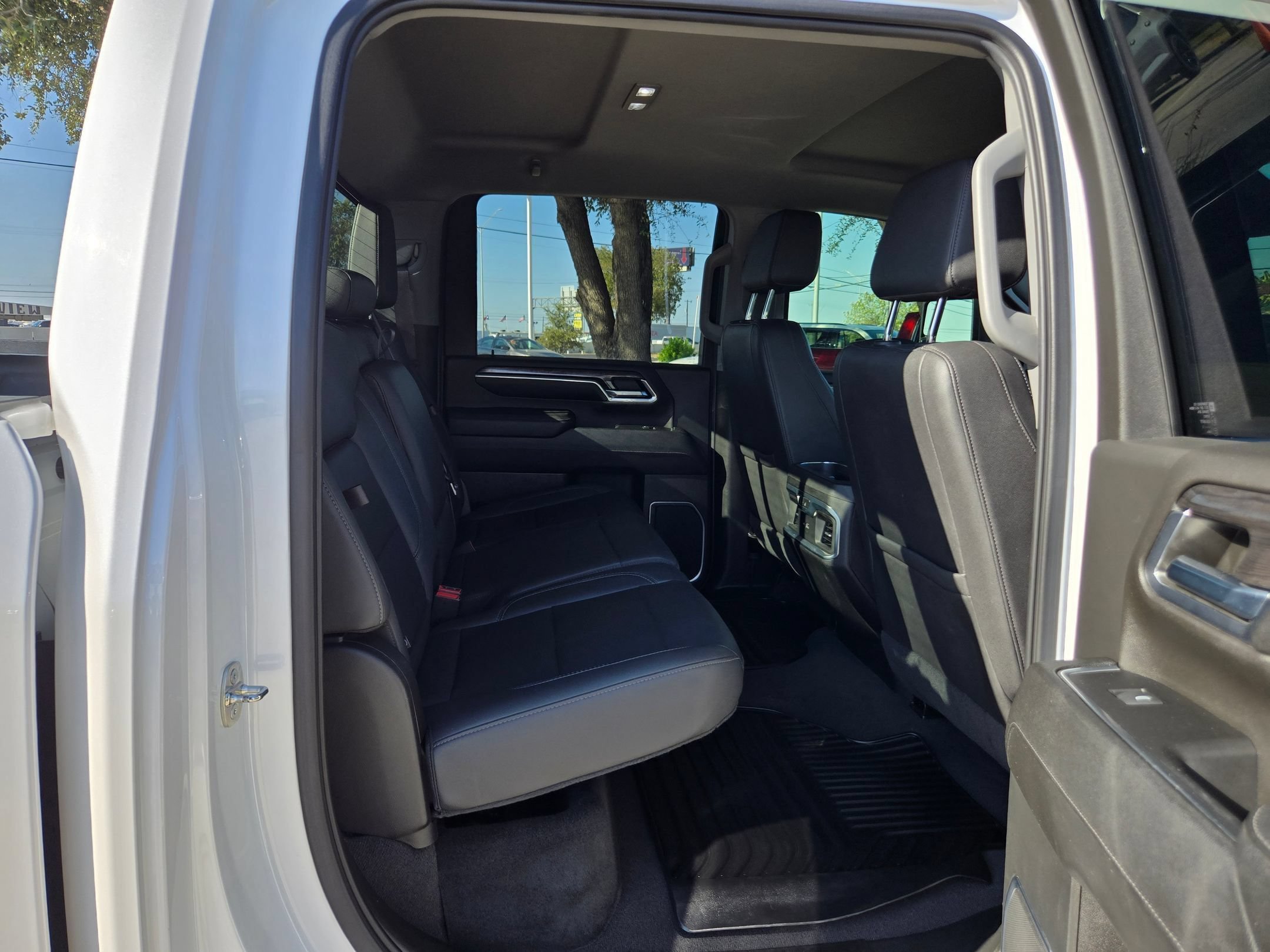 Used 2024 Iridescent Pearl Tricoat Chevrolet LTZ image 22