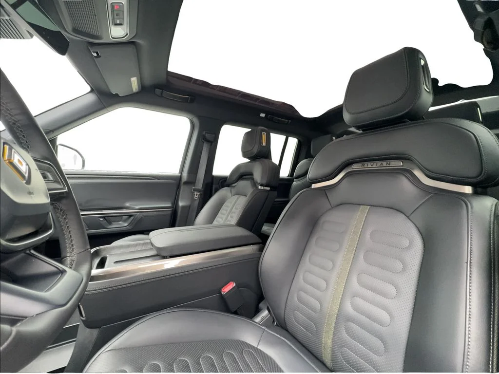 Used 2026 Blue Rivian Dual Motor Standard Pack image 19