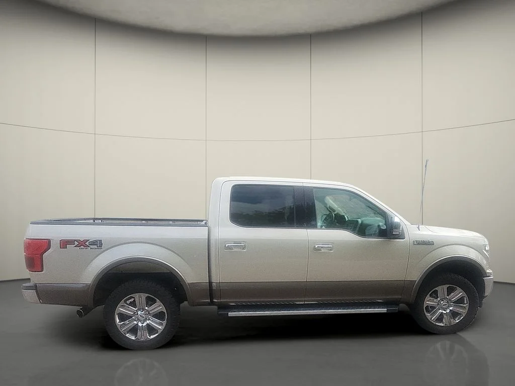 Used 2018 Silver Ford Lariat image 8