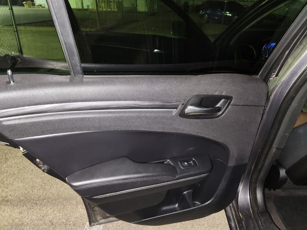 Used 2018 Gray Chrysler Touring image 4