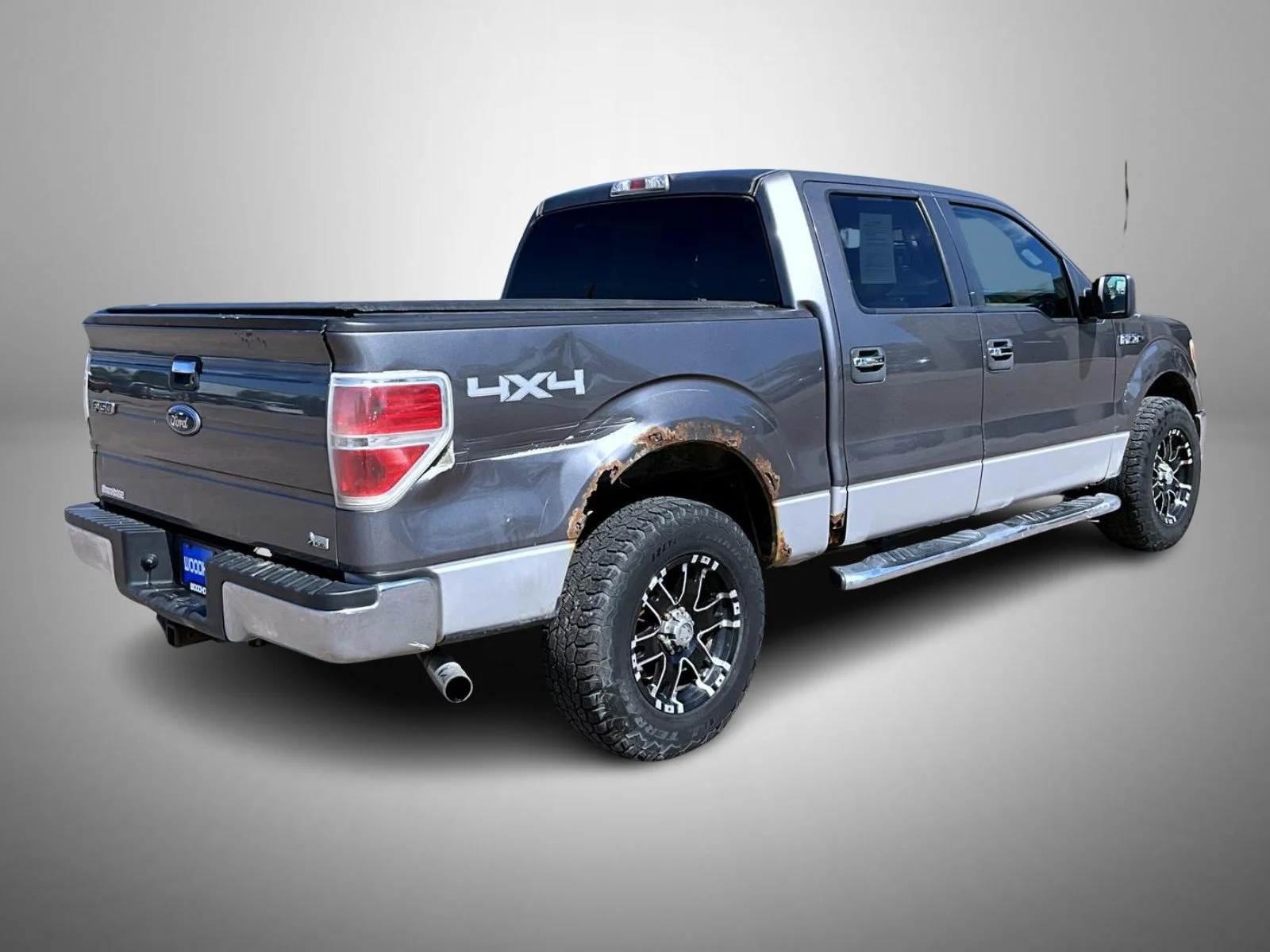 Used 2010 Gray Ford XL image 6