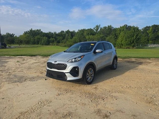 Used 2022 Silver Kia Nightfall image 2