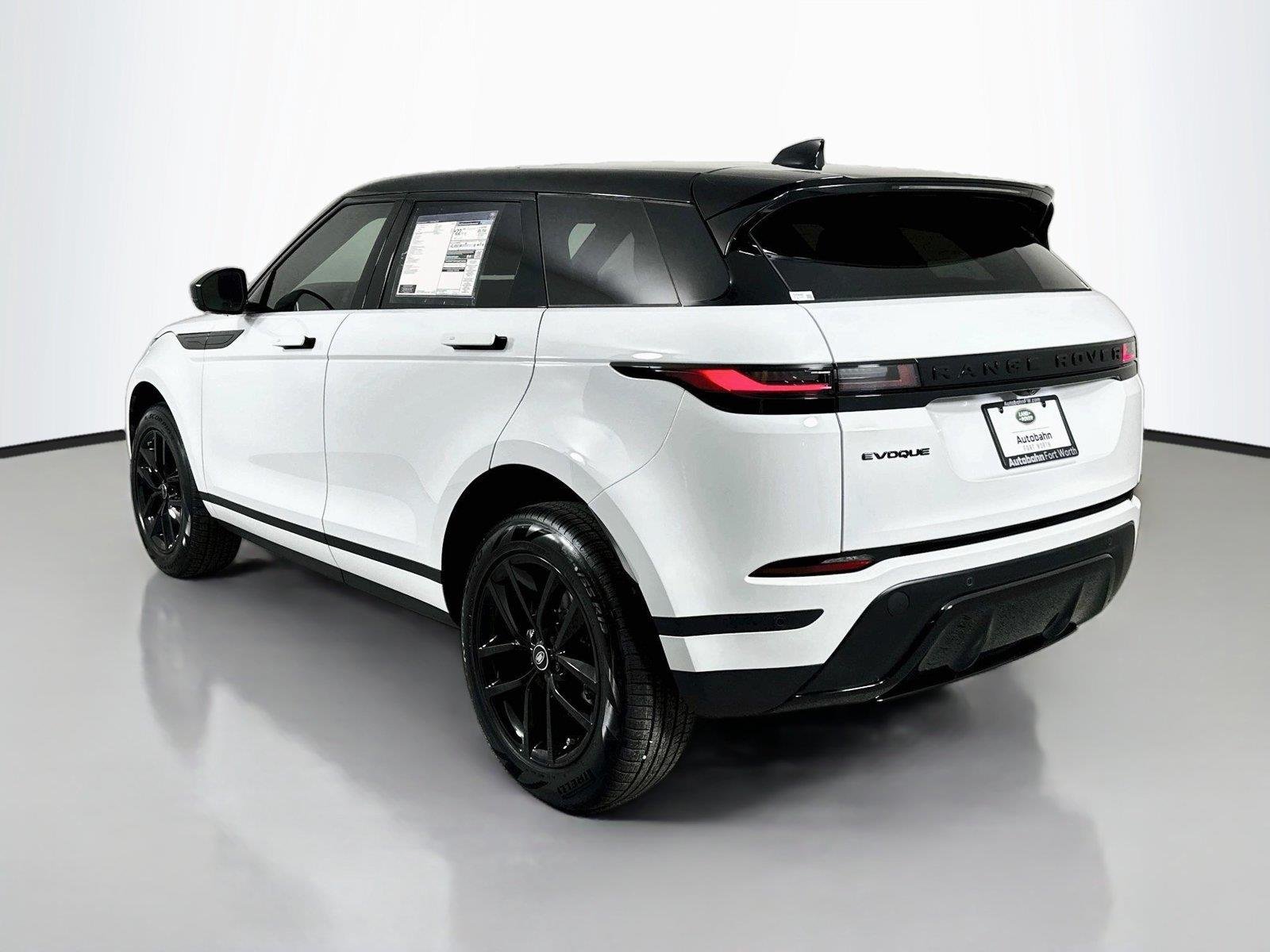 Certified Used 2026 Fuji Whire Land Rover S image 4