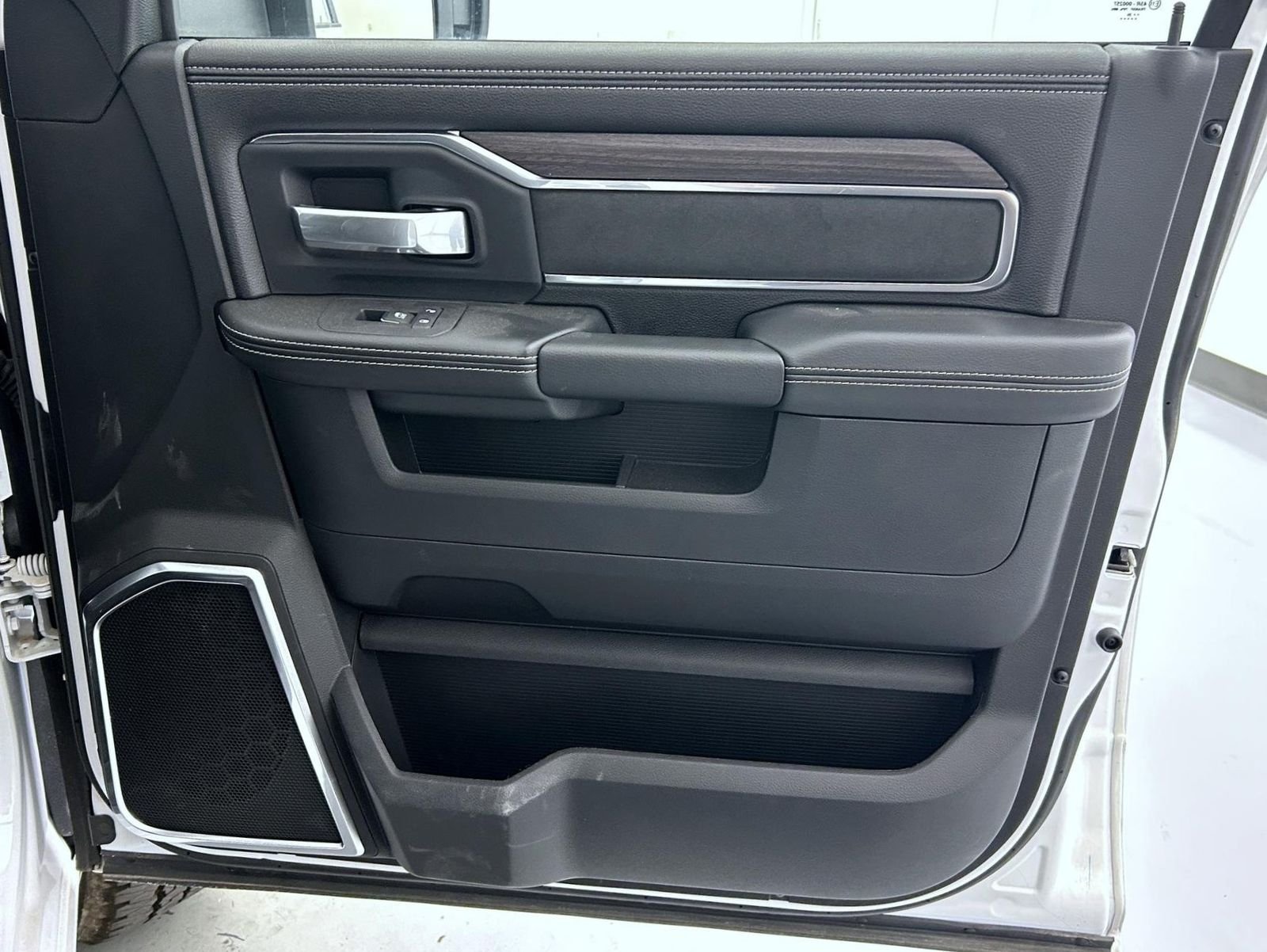 2025 RAM 2500 Laramie - Photo 16