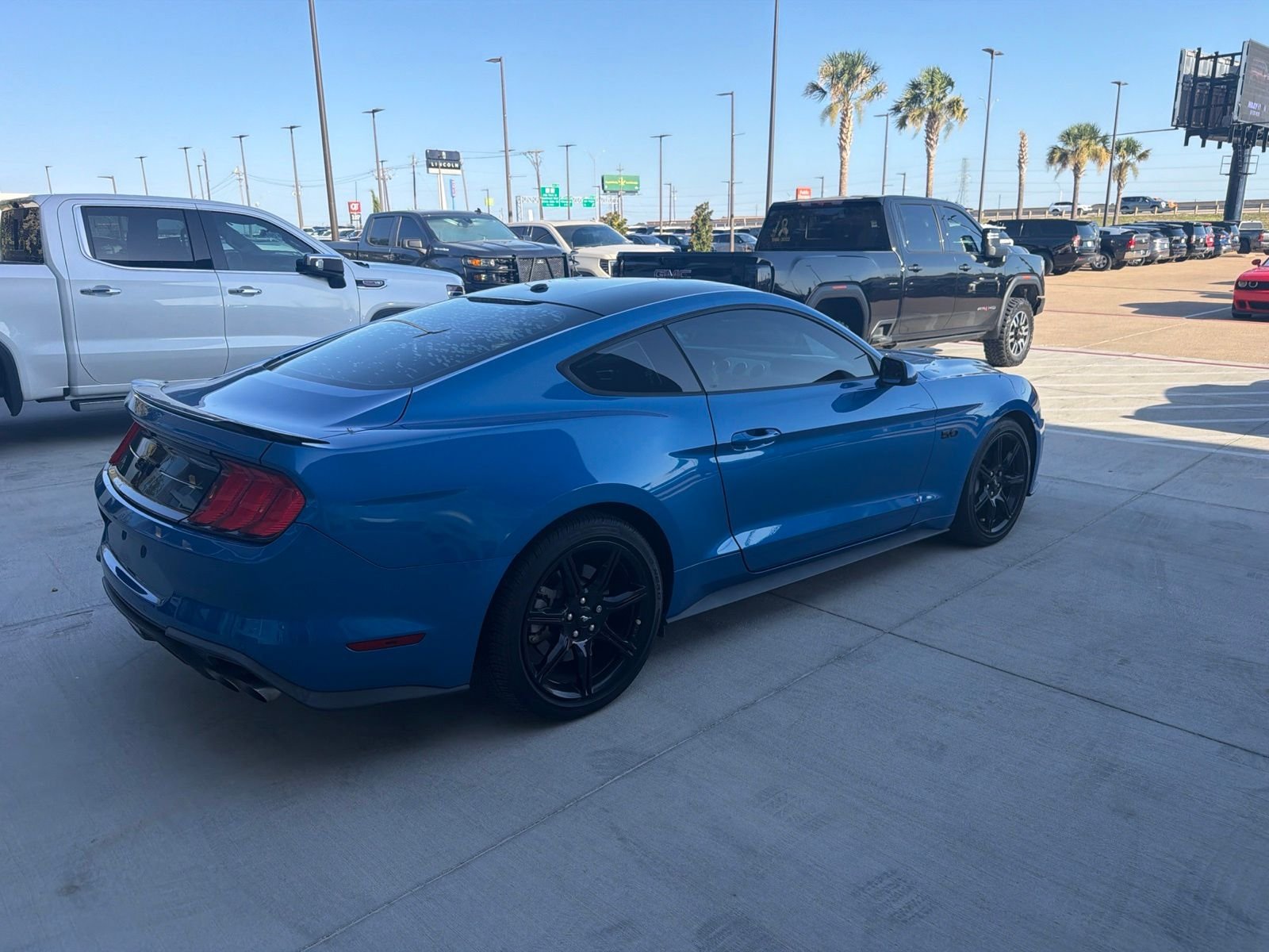 Used 2019 Velocity Blue Metallic Ford GT image 5