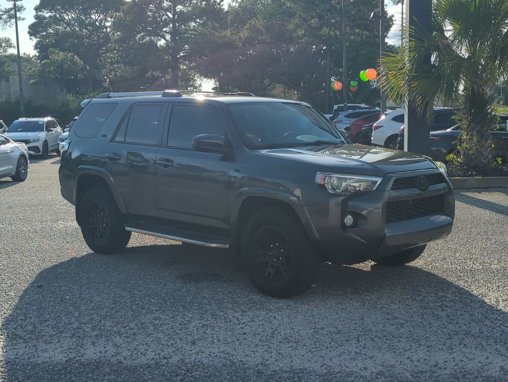 Used 2019 Gray Toyota SR5 image 9
