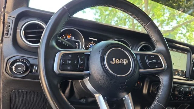 Used 2018 Gray Jeep Unlimited Sahara image 10