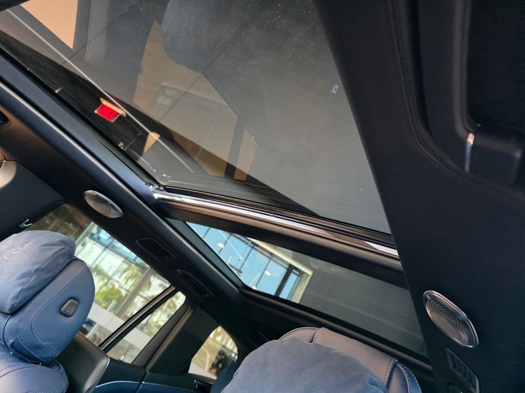 New 2026 Silver Mercedes-Benz Maybach GLS 600 image 9
