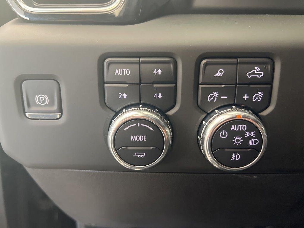 Used 2025 Onyx Black GMC Denali image 8
