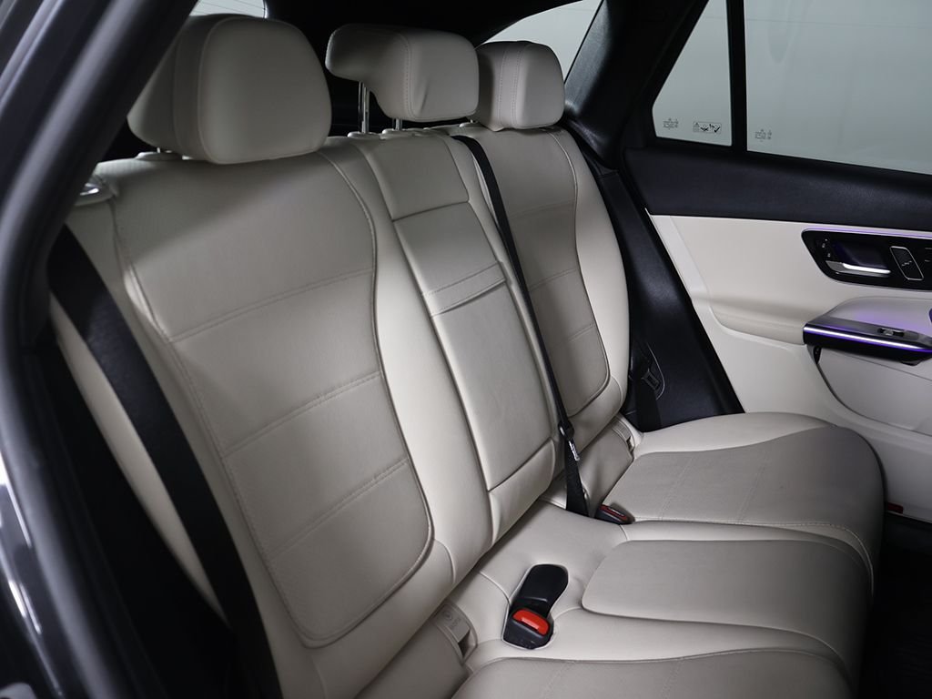 Used 2025 Gray Mercedes-Benz GLC 300 image 34