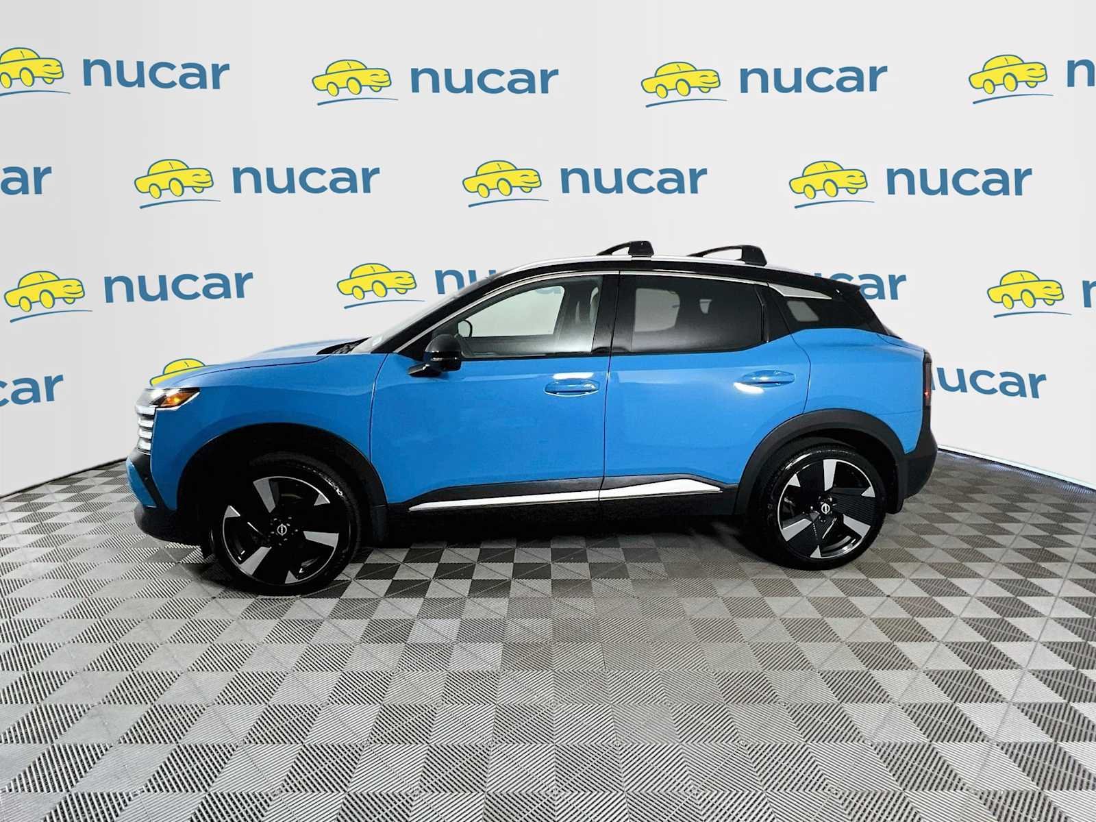 Used 2025 Arctic Ice Blue Metallic/Super Black Nissan SR image 4
