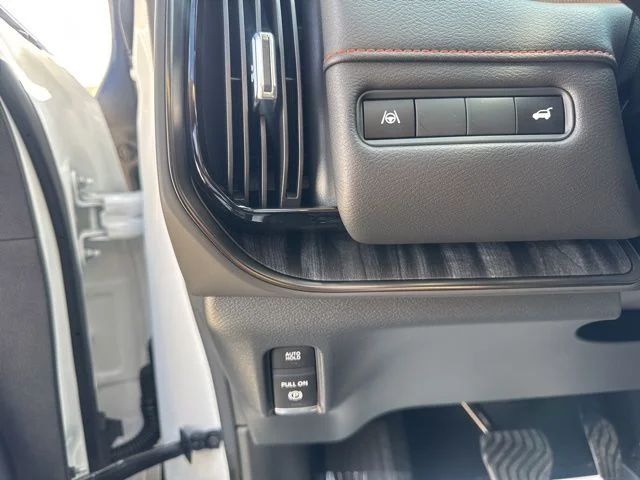 2026 Nissan Armada PRO-4X - Photo 16