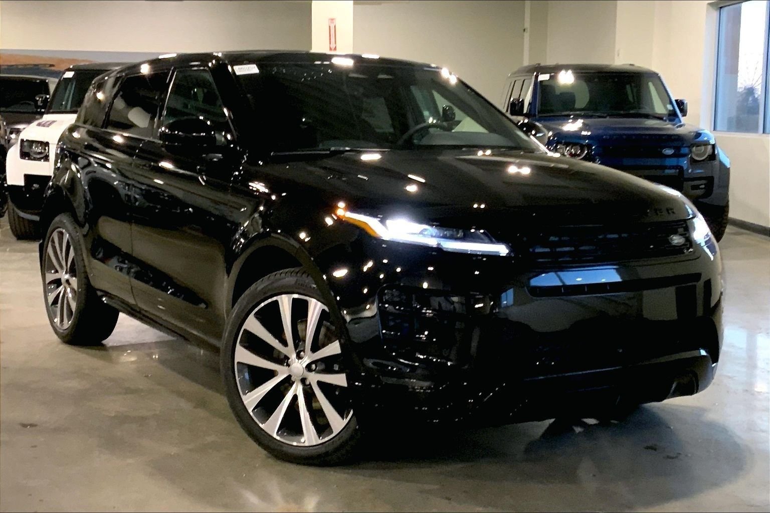 2026 Land Rover Range Rover Evoque Dynamic SE - Photo 2