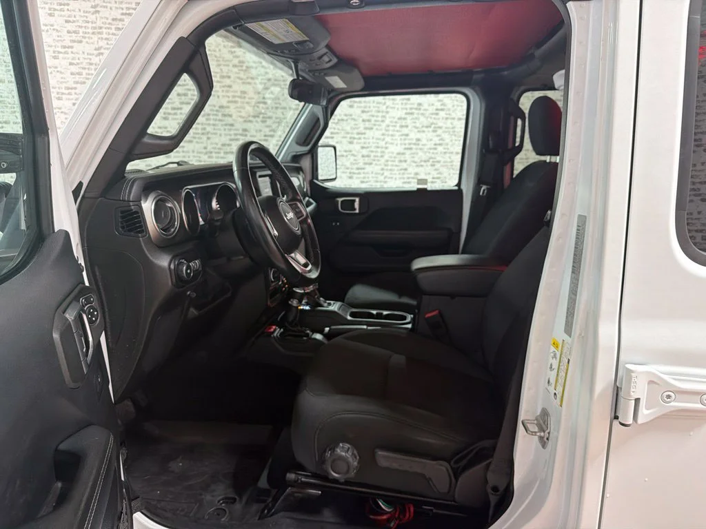 Used 2019 Bright White Clearcoat Jeep Unlimited Sahara image 30