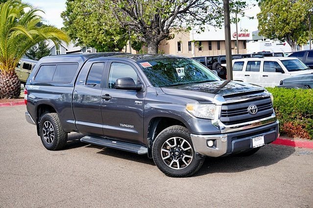Used 2014  Toyota SR5 image 2