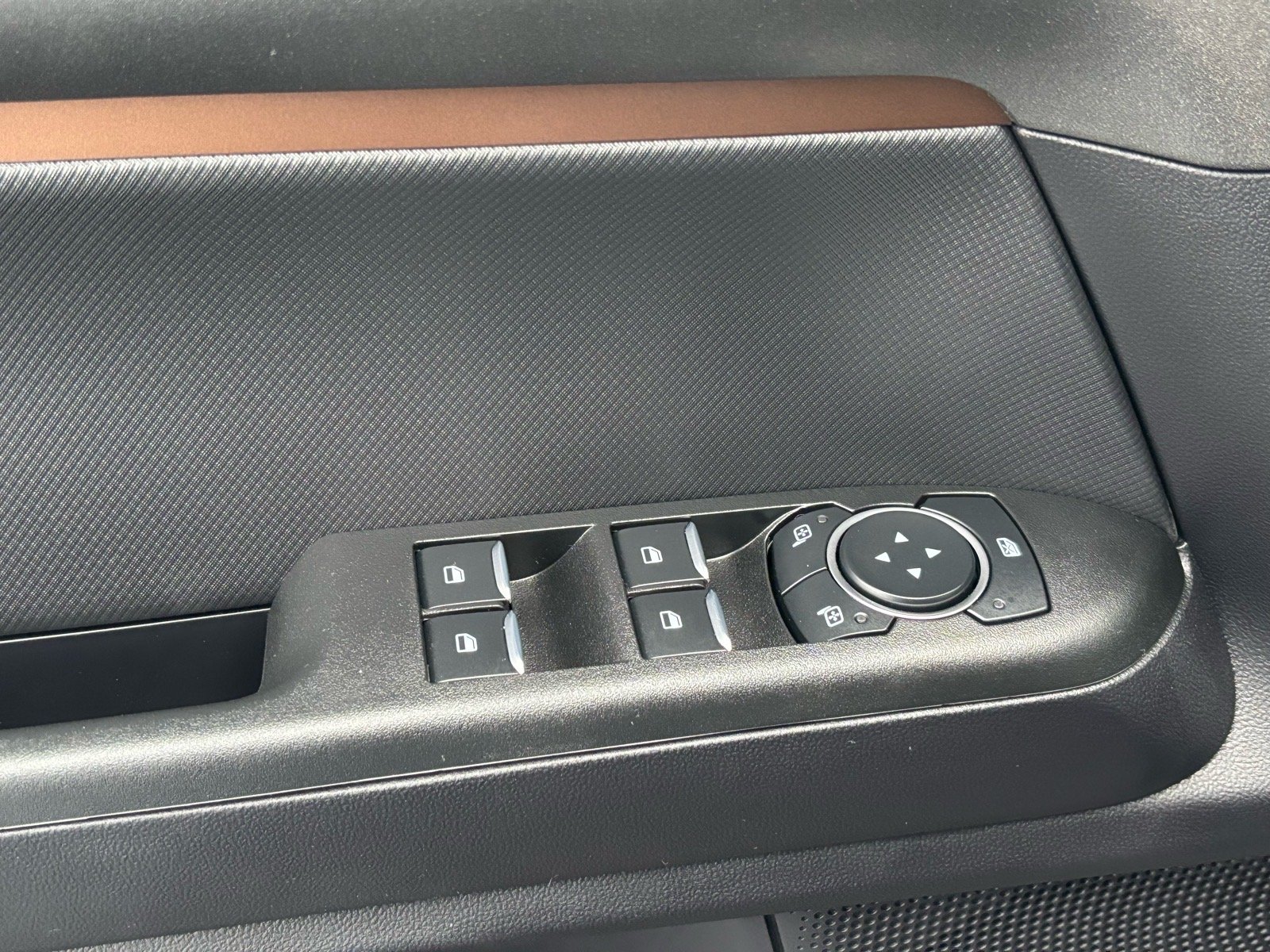 New 2025 Carbonized Gray Metallic Ford Outer Banks® image 8