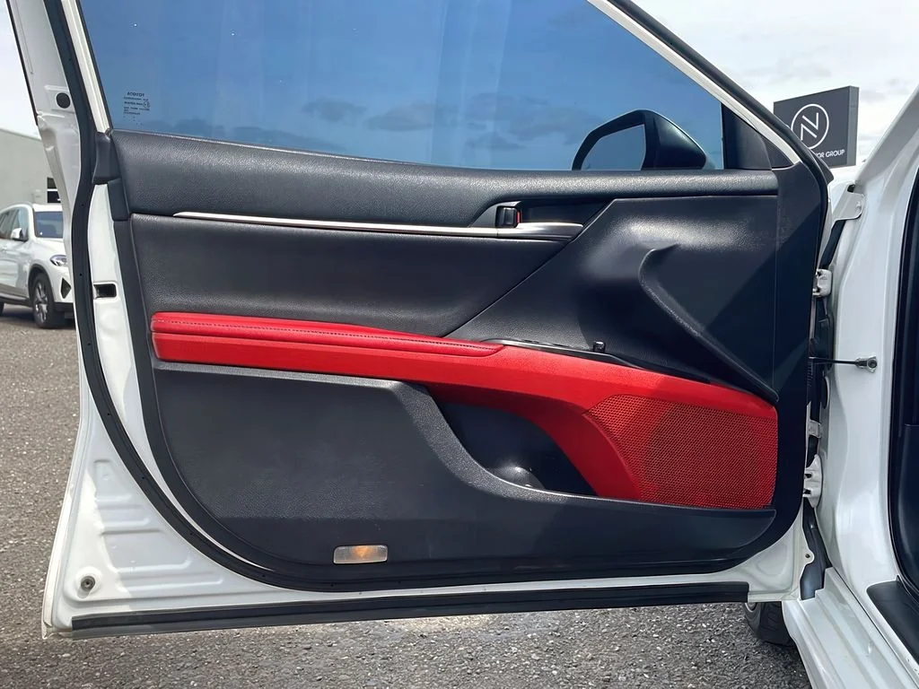 Used 2020 Wind Chill Pearl Toyota XSE image 10