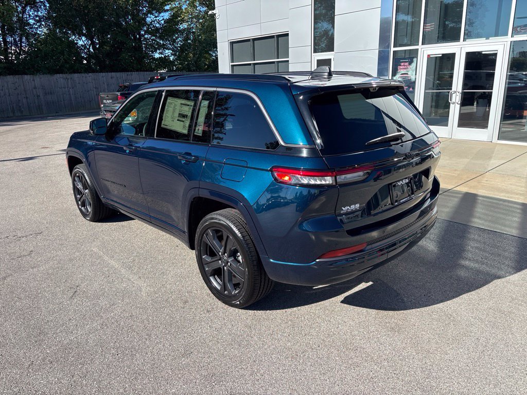 New 2027 Fathom Blue Pearl-Coat Paint Jeep Limited Reserve image 3