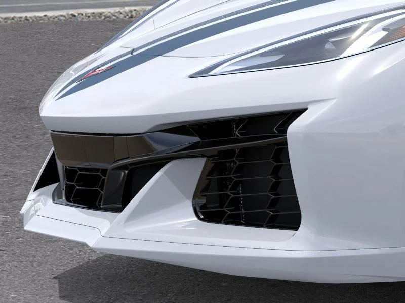 Used 2025 Arctic White Chevrolet 1LZ image 13