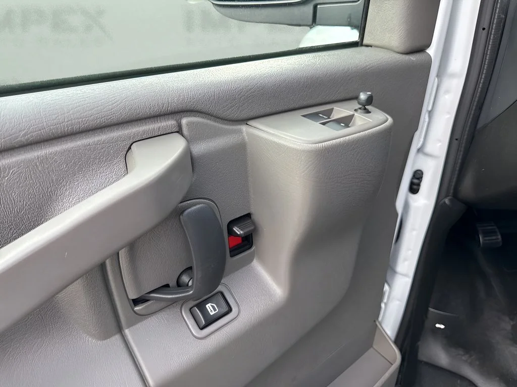 Used 2023 White GMC Work Van image 19