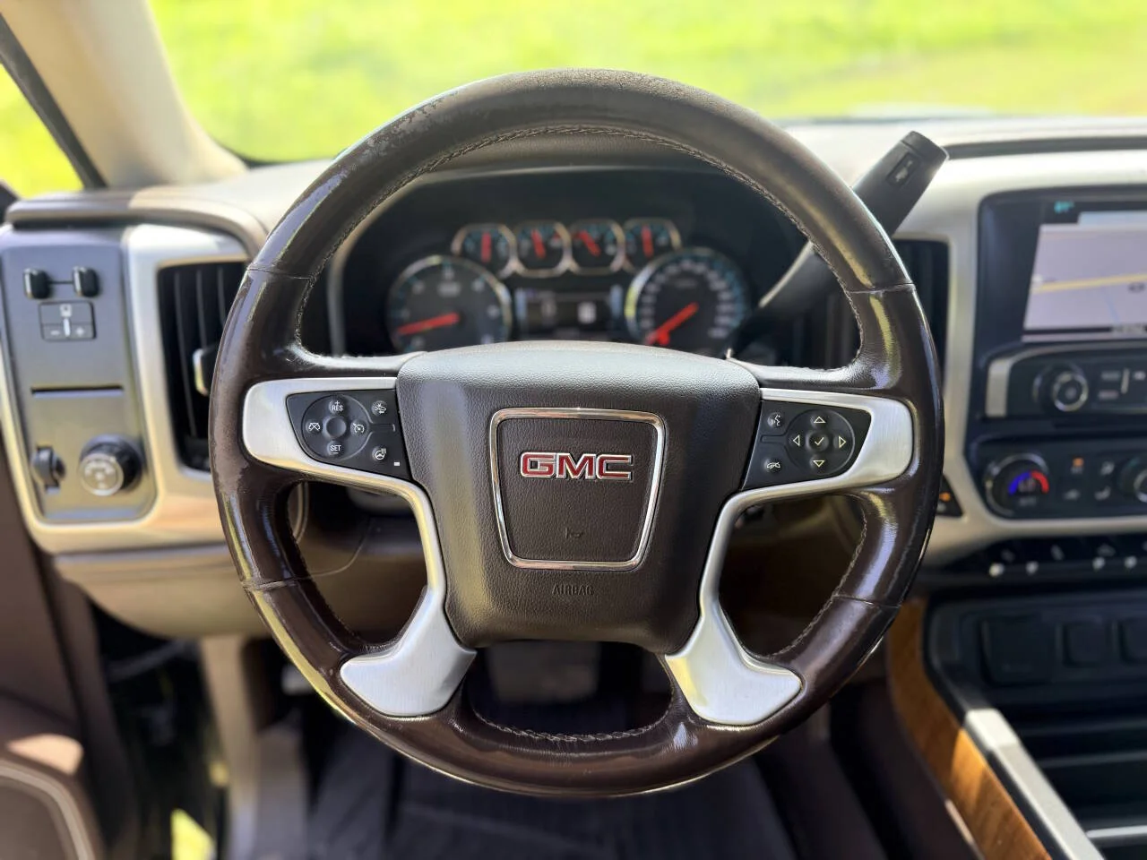 Used 2018 Black GMC SLT 4x2 4dr Crew Cab 5.8 ft. SB image 17