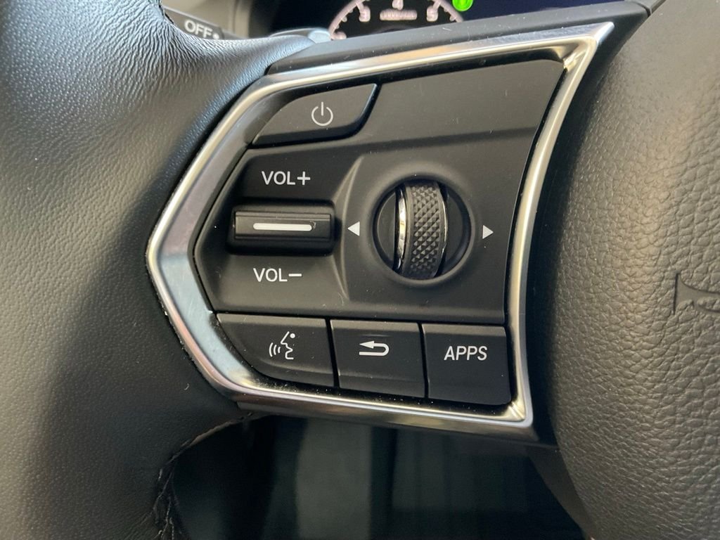 Used 2024  Acura Base image 13